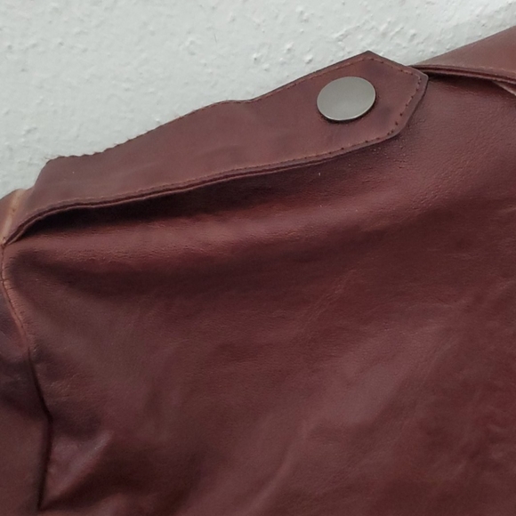 🆕️ WILLIAM RAST™

Kate Pleather Moto Jacket - Picture 10 of 12